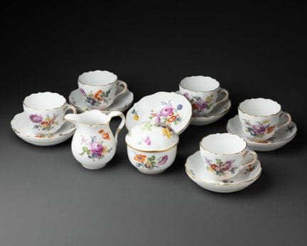 MEISSEN
Partie de service à café en porcelaine à d