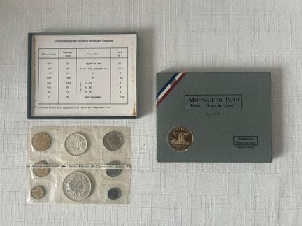 PARIS MINT
"Fleurs de coins" set, 1969 series, con