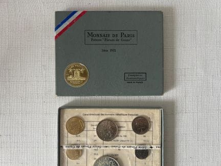 PARIS MINT
"Fleurs de coins" set, 1971 series, con
