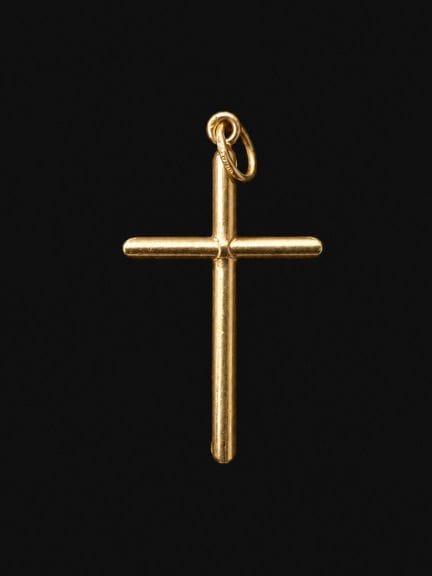 An 18k gold cross (750 ‰)
Weight: 2.88 g.
H. 4.2 x
