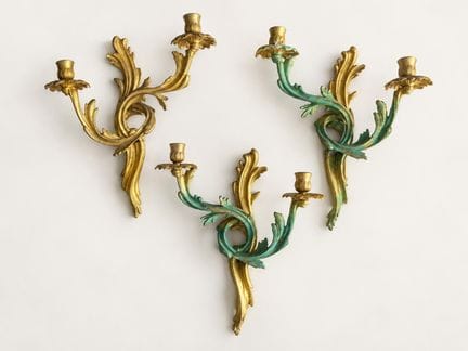 Set of three Rocaille-style wall sconces in chisel