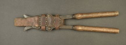 Tagliacavi francese con custodia in pelle rivettat