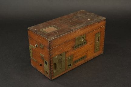 Deutsches Feldtelefon „Feldfernsprecher M1916 Typ 