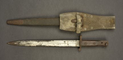 Baionetta inglese M1903 con porta-fodero. Lama del