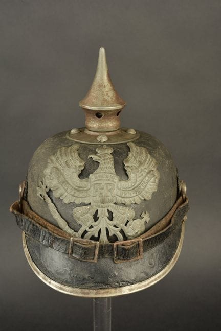 Preußischer Spitzenhelm M1915 aus Fasermaterial. S