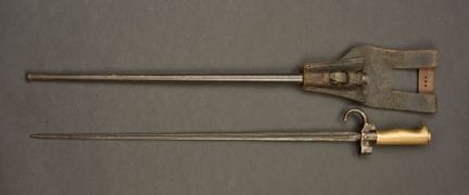 Spada-baionetta Lebel M1886. Impugnatura in ottone