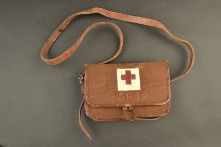 Belgische Sanitätstasche, in Deutschland wiederver