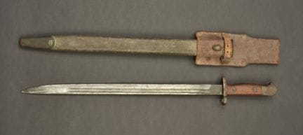 Baionetta inglese M1913 con fodero in pelle modell