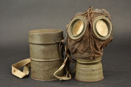 Schöne deutsche Gasmaske („Lederschutzmaske“) in i