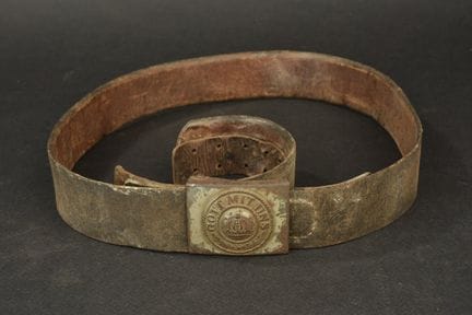 Schnalle und Gürtel M1915 eines deutschen Fußartil