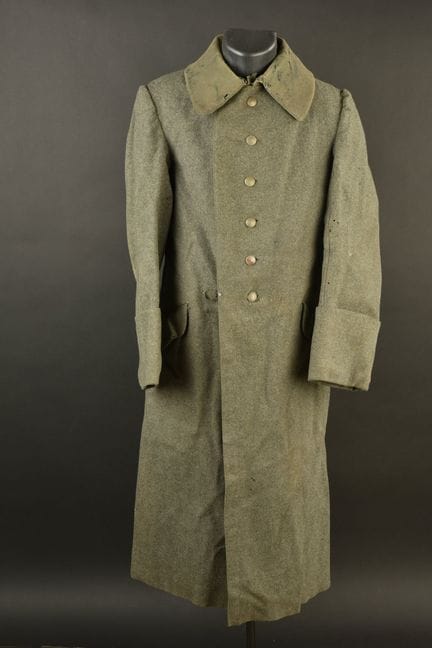 Feldgrauer Truppenmantel M1915 aus Württemberg. Fe
