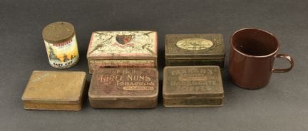 Lotto composto da 6 scatole inglesi e una tazza. 6