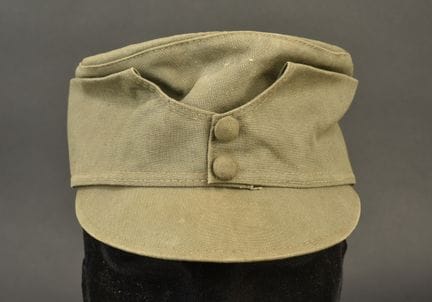 Zu identifizierende Offiziers-Bergmütze. Feldgraue