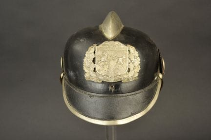 Deutschland: Feuerwehrhelm aus Nassau. Helm aus ge