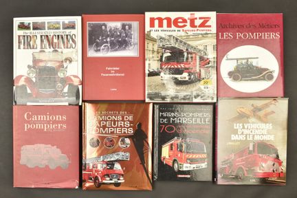 Lote de ocho libros dedicados a los bomberos y a l
