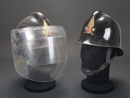 Italie, lot de deux casques de sapeurs-pompiers MI