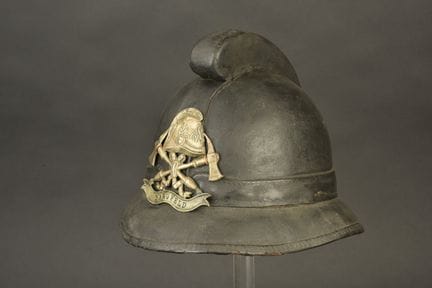 Deutschland, Feuerwehrhelm aus Bargfeld. Helm mit 