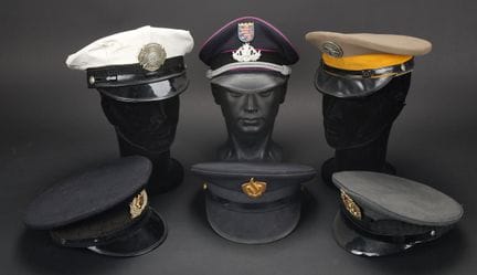 International, lot de six casquettes de sapeurs-po