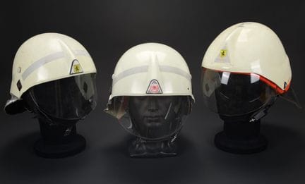 Deutschland, Set aus drei Feuerwehrhelmen aus den 