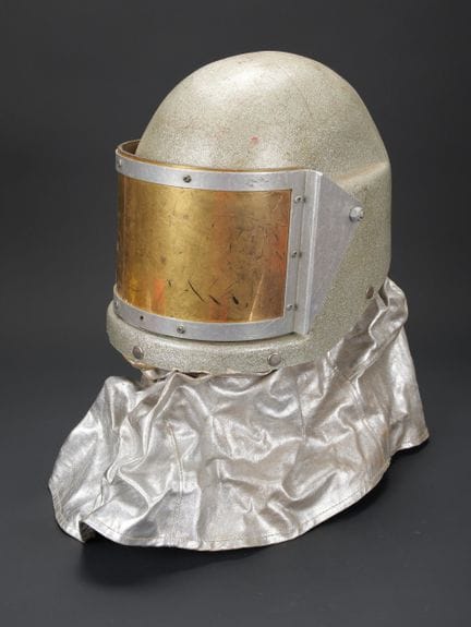 Deutschland, aluminisierter TEMPEX-Brandschutzhelm