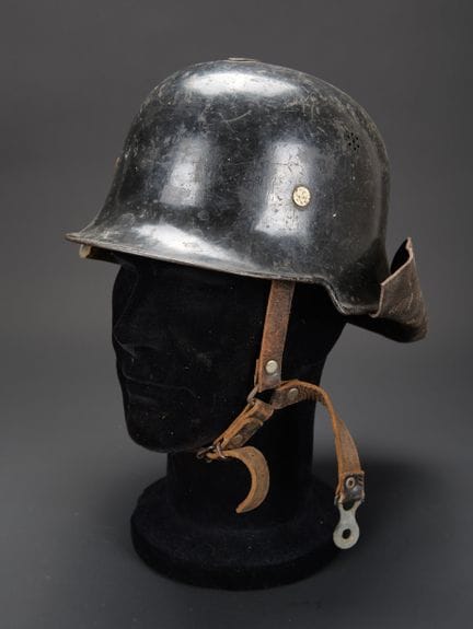 Deutschland, Feuerwehrhelm Modell 1934. Der Helm b