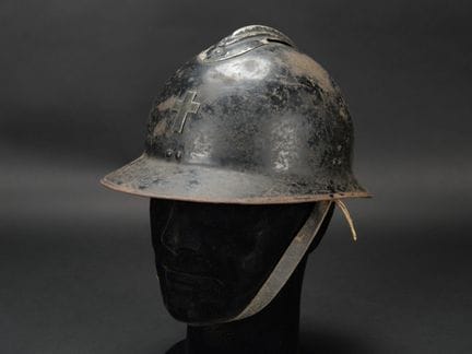 Elmetto Adrian modello 1931, verniciato di nero, c
