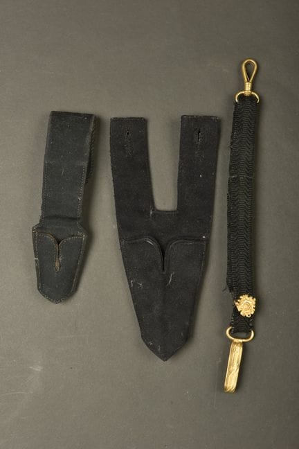 Set composto da fodero e fibbia per sciabola della