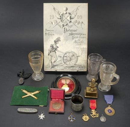 Collezione di oggetti patriottici del regno di Leo