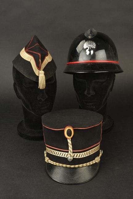 Kepì e elmetto della gendarmeria belga. Kepì Pontu