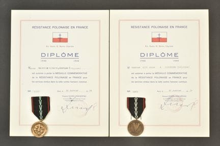 Set composto da due medaglie della Resistenza pola