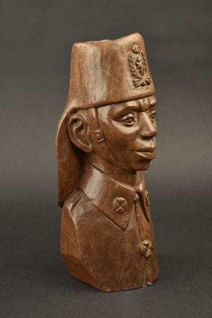 Statue eines Askari-Soldaten, signiert von Futi Da