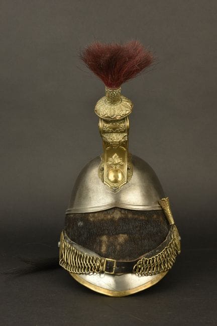 Bombe en acier poli. Turban conservant sa peau, av