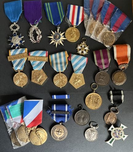 FRANCIA: 24 piezas: Caballero de la Orden del Méri