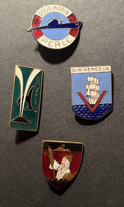 French submarines, set of 4 pieces with small chip