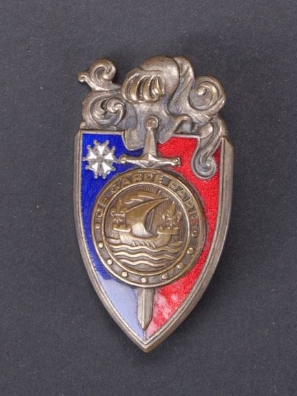 Insignia de la Guardia de París. Escudo esmaltado 