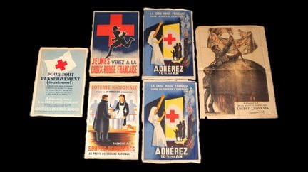 Lote de carteles. Compuesto por seis carteles, de 