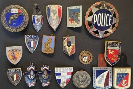 Policía de Aduanas de Francia, lote de 17 piezas. 