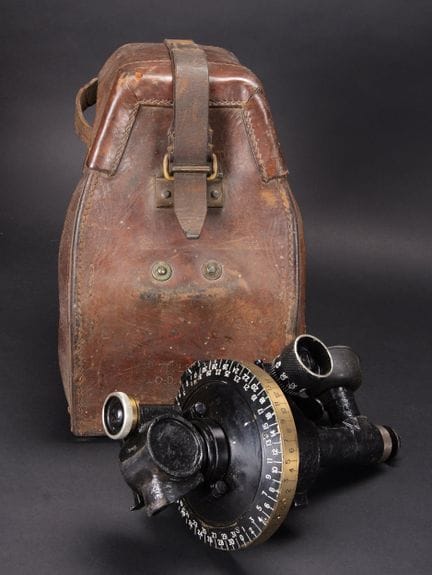 Zielfernrohr N1 MK I. Braune Ledertasche. Alle Rie