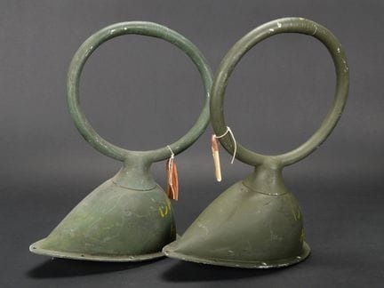 B-17 radio antennas. Loop-type model designed to b