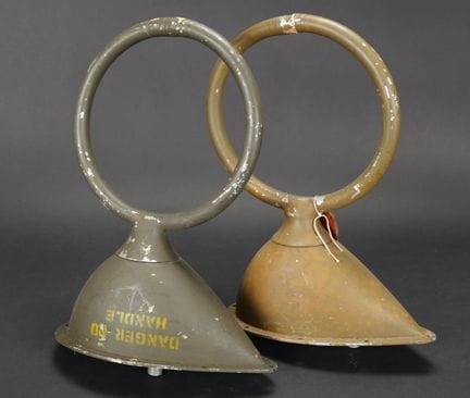 B-17 radio antennas. Loop-type model designed to b