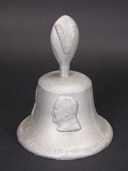 Britische Siegesglocke. Aus Aluminium, hergestellt