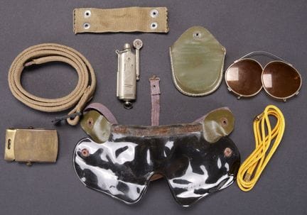 Piccoli accessori statunitensi. Comprendono una fi