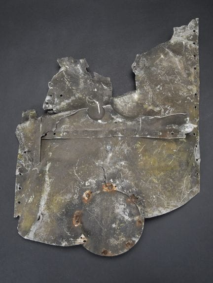 Pezzo della fusoliera di un P47. In alluminio, con