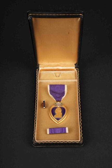 Purple Heart. Bonito estuche completo, con la insc