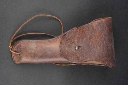 Fondina per Colt .45. In pelle marrone spessa. Mar