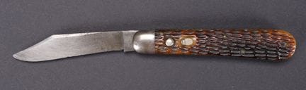 Early-model M2 Walden paratrooper knife. Metal fit