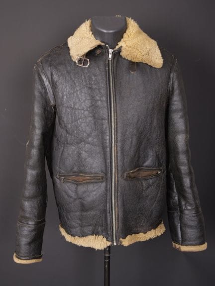 US flight jacket. Leather, with a double faux fur 