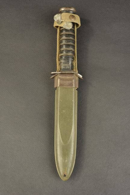 USM3 Case dagger. The handle has all its leather w