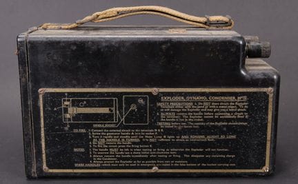 Exploder Dynamo MK II. In bachelite nera. Tutte le