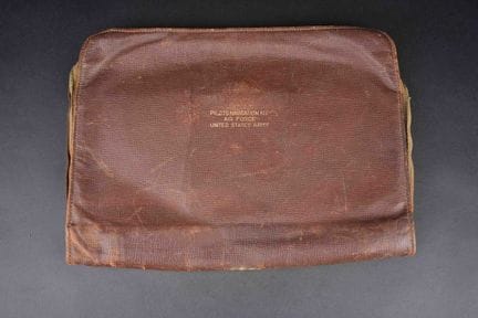USAAF bag. Made of brown leather and OD canvas. Fu